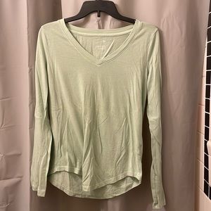 Basic LongSleeve Vneck